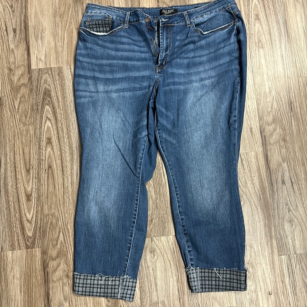 22W Judy Blue stretchy slim fit jeans